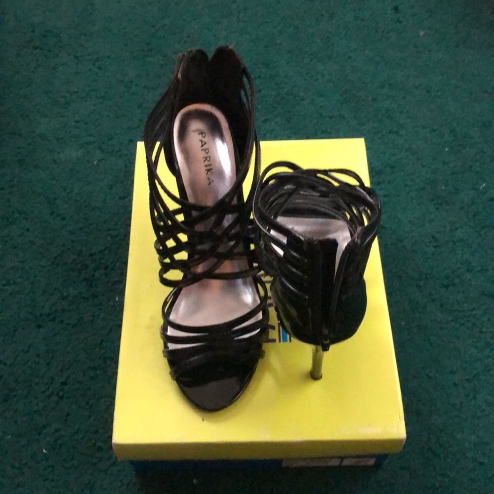 Size 9 strappy black heels